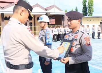Sedih!!! Bripda Sirajuddin Ganing di PTDH