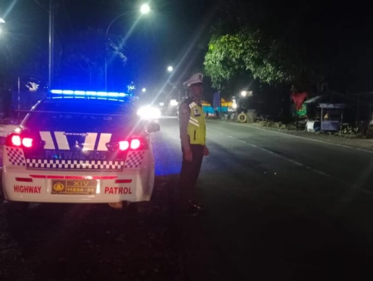 Sat Lantas Polres Takalar Giat Patroli Blue Light 