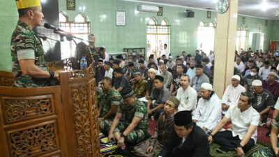 Safari Jumat Pangdam XIV/Hsn di Masjid Nurul Islam Makassar