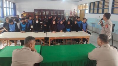 Sat Binmas Polres Takalar Beri Sosialisasi Bahaya Narkoba di SMA Negeri 1 Takalar