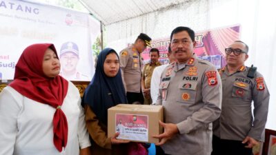 Kapolda Sulsel Bedah Rumah Keluarga Buruh Tani di Desa Tamanyeleng