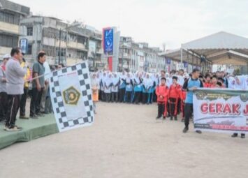 Walikota Padang Sidempuan Lepas Gerak Jalan HAB Kemenag ke-77