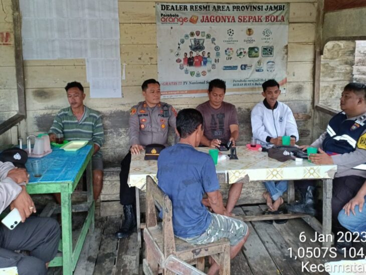 Kapolsek Sadu Beserta Anggota Laksanakan Jum’at Curhat