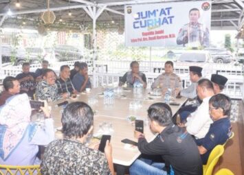 Direktur Reskrimsus Polda Jambi Serap Aspirasi Pedagang Pasar Angsoduo