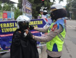 Reward Tertib Berlalu lintas, Ops Keselamatan Tinombala Beri Helm Gratis