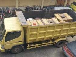 Masyarakat Guguk Amankan Mobil Damtruk yang Diduga Untuk Aktivas BBM Ilegal