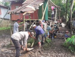 Sinergi TNI-POLRI, Bantu Warga Binaan Perbaiki Rumahnya