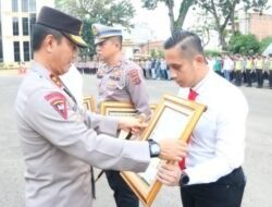 Kapolda Berikan Penghargaan kepada 36 Personel Polda Jambi
