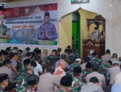 Sinergitas TNI-Polri, Kapolda Sulsel, Pangdam XIV Hasanuddin Gelar Sholat Dhuhur dan Makan Siang