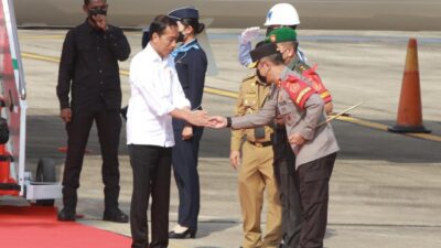 Kapolda Jambi Sambut Kedatangan Presiden RI