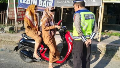 Sat Lantas Polres Takalar Beri Teguran Simpatik Pada Pelanggar Lalu Lintas
