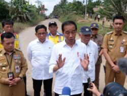 Jokowi Sebut Ribuan Kilometer Jalan Rusak di Jambi Bakal Diperbaiki
