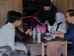 Akhir Pekan, Presiden Jokowi dan Ibu Iriana Kunjungi Warung Kopi Kelotok