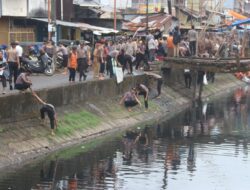 Bentuk Rasa Peduli Terhadap Lingkungan, Jajaran Polda Sulsel Membersihkan Sampah Serentak