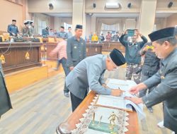 Bupati Iksan Iskandar Tanda Tangani Nota Kesepahaman KUA-PPAS APBD P 2023 dan KUA-PPAS TA 2024