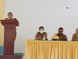 Kadis Kominfo Buol Beri Bansos Pada Anak Stunting dan Berisiko 