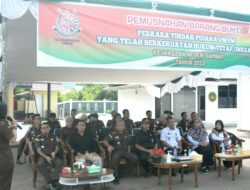 Kejari Sambas Musnahkan BB yang Sudah Inkracht