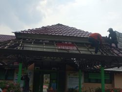 Proyek Pembangunan Sekolah SMPN 4 Teluk Keramat Tahun 2023, Diduga Abaikan K3 Pekerja