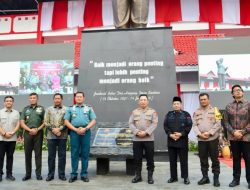 Kapolri Bersama Panglima TNI Resmikan Monumen Jenderal Hoegeng