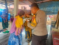 Wujud Polisi Hadir, Bhabinkamtibmas Polsek Mapsu Dampingi PMT Balita Stunting 