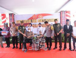Kapolri dan Panglima TNI Beri Bantuan Kesehatan Gratis di Maluku