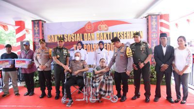 Kapolri dan Panglima TNI Beri Bantuan Kesehatan Gratis di Maluku