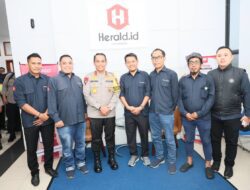 Perkuat Sinergitas dengan Media Jelang Pemilu, Kapolda Sulsel Bersilaturrahmi ke Sejumlah Media