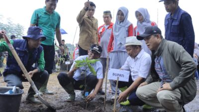 Hadiri Penanaman Sejuta Pohon Sedunia Pj. Bupati Takalar Harap dapat Beri Kontribusi Positif dalam Melestarikan Alam
