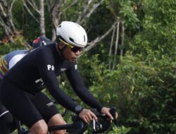 Kapolda Sulsel Gowes Bareng Komunitas Sepeda di Bulukumba