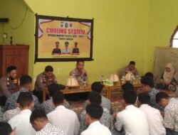 Giat Cooling System Satuan Binmas Polres Takalar di Madrasah Aliyah Mannongkoki