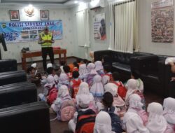 Polisi Sahabat Anak, Satlantas Jakarta Barat Beri Pengenalan Sosok Polisi Humanis Sejak Dini