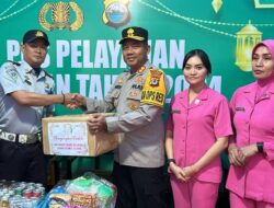 Kunjungi Pos Ketupat 2024, Kapolres Bersama Ketua Bhayangkari Serahkan Bingkisan 