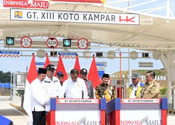 Pangdam I/BB Dampingi Presiden Jokowi Resmikan Jalan Tol Pekanbaru-Padang dan IPAL Kota Pekanbaru