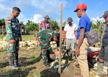 Satgas Yonif 122/TS Bersama Warga Laksanakan Karya Bhakti Bangun Masjid di Perbatasan Papua