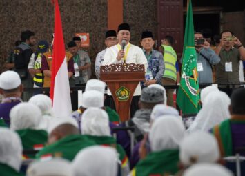 Hujan dan Kumandang Azan Sambut Tiba Kloter 1 Debarkasi Medan 