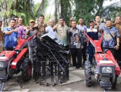 Walikota Binjai Serahkan Alat Mesin Pertanian Untuk Kelompok Tani