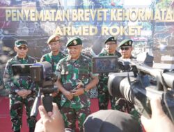 Pangkostrad dan Pangdivif 2 Kostrad Terima Brivet Kehormatan Astros Yonarmed 1/AY Kostrad