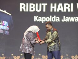 Kapolda Jateng Terima Penghargaan CNN Award 2024 Atas Upaya Penegakan Hukum Dan Pencegahan Kejahatan