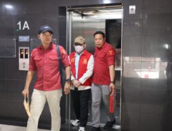 Pelaksanaan Tahap II dan Pemindahan Tahanan Terhadap Tersangka UI Dalam Perkara Korupsi Pemkab Kota Waringin