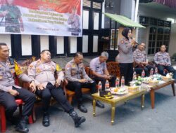 Berlokasi di Dalam Lorong, Jumat Curhat Polres Pelabuhan Makassar Tetap Ramai