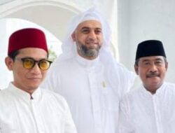Paslon Amir-Jiji Sambut Syeikh Muhamad Jaber ke Mesjid Alfat’ih 