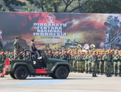 Kapolda Sulsel Hadiri Upacara HUT TNI di Karebosi