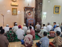 Jumat Curhat di Bontotala’, Kasat Binmas Imbau Warga Tetap Jaga Kerukunan Jelang Pilkada Takalar 2024