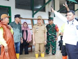 Pangdam I/BB Bersama Forkopimda Sumut Meninjau TPS dan Rumah Warga Yang terdampak Banjir 