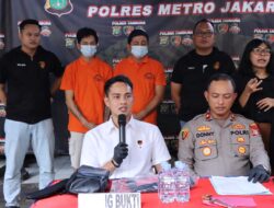 Berselisih Hingga Tusuk Punggung Tetangga Secara Bertubi, Dua Pria Ditangkap Polsek Tambora