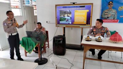 Police Goes To School : Sat Lantas Polres Takalar Berikan Edukasi Keselamatan Berlalu Lintas di SMAN 1 Takalar