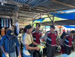 Patroli Presisi di Pasar Palleko : Polres Takalar Imbau Warga Waspada Kriminalitas dan Uang Palsu