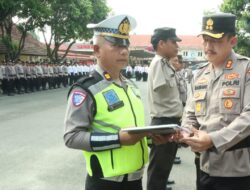 Kapolres Binjai Berikan Reward Terhadap Personil Yang Berprestasi