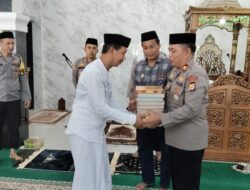 Polres Takalar Gelar Safari Jumat dan Jumat Curhat di Masjid Al Hidayat, Sampaikan Pesan Kamtibmas dan Serahkan Al-Qur’an