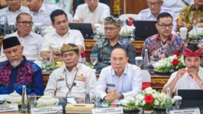 Rapat Percepatan Pembentukan Koperasi Merah Putih Dipimpin Zulkifli Hasan